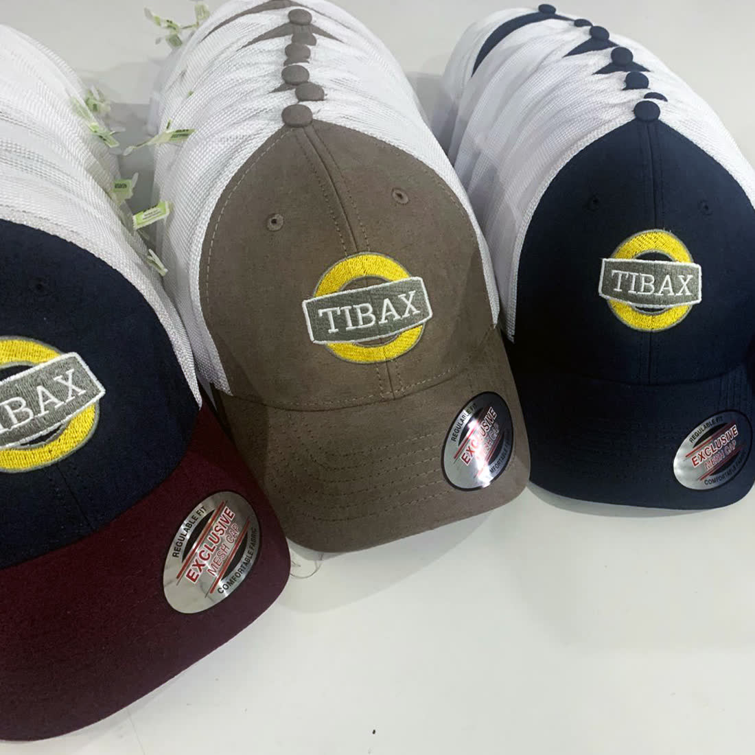 Gorros personalizados con logo bordado